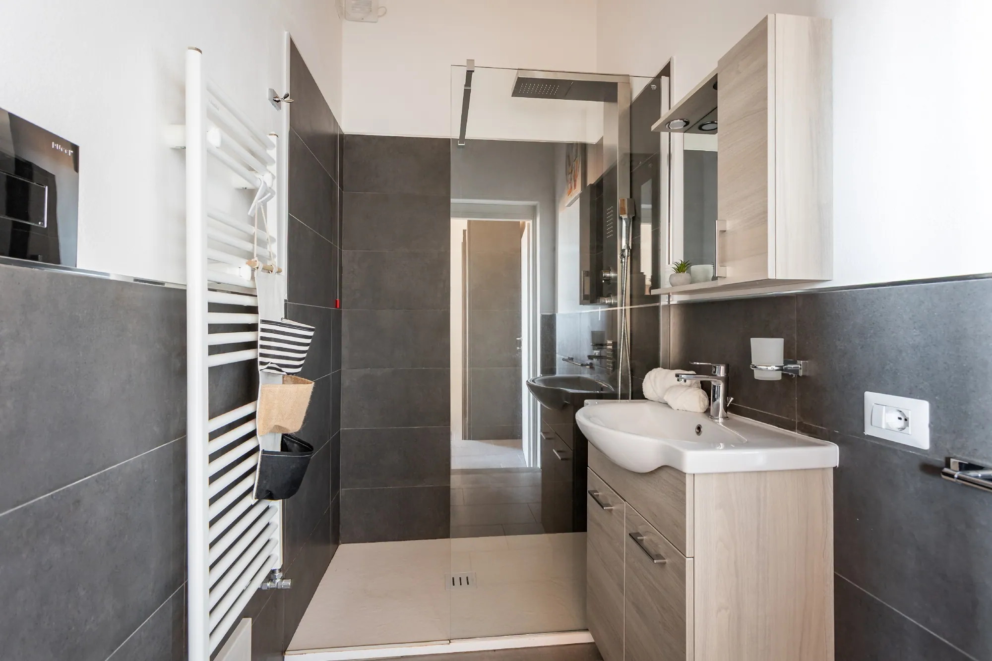 Private Jacuzzi & Garden Home – foto 15