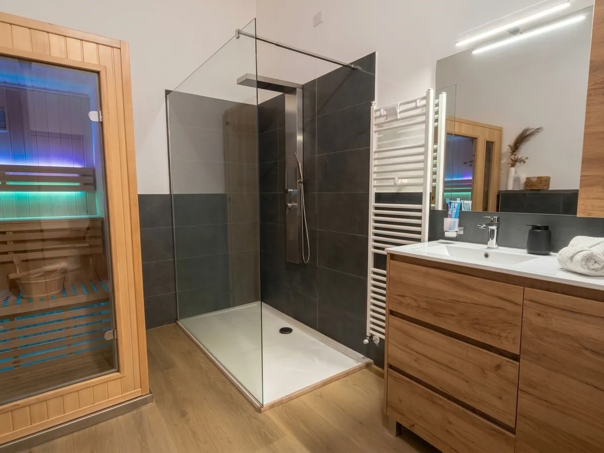 Sauna finlandese interna nella Private Sauna & Jacuzzi Home