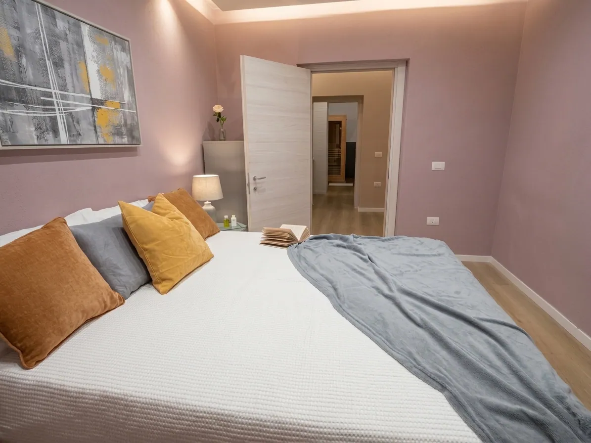 Camera 2 – Private Sauna & Jacuzzi Home